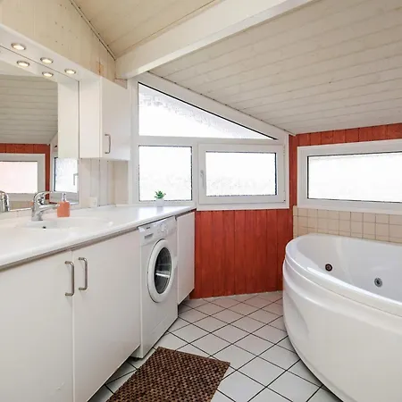 5 Person Holiday In L Kken